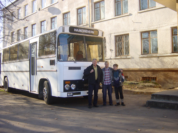 Atle kommer med bussen fra Haakonsvern