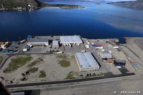 Alta Havneterminal, fra v. Tollpost - Schenker og Vestfinnmark Gods/ Norlines AS Alta Havneterminal, fra v. Tollpost - Schenker og Vestfinnmark Gods/ Norlines AS