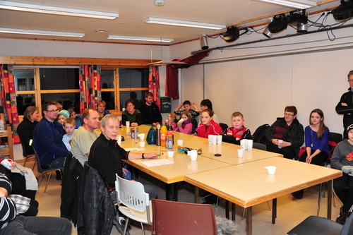 Forsamling på Medby skole