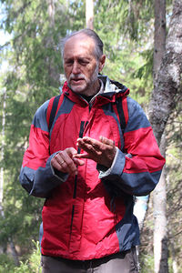 Sigmund Hågvar fra ØV orienterer om verneområdet.