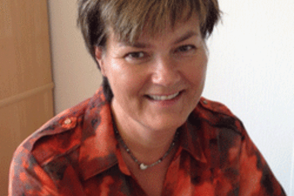 Overtannpleier Eva Rydgren Krona ved Tannhelsetjenesten i Buskerud fylkeskommune. Foto: TKØ