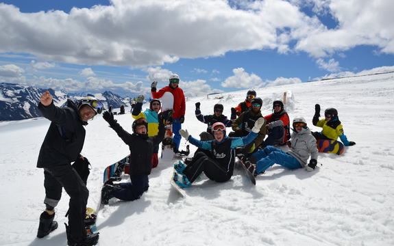 Gruppebilde av medlemmer fra Funkis Snowboardklubb