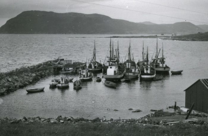 Storekorsnes havn med molo ca år 1940 Storekorsnes havn med molo ca år 1940