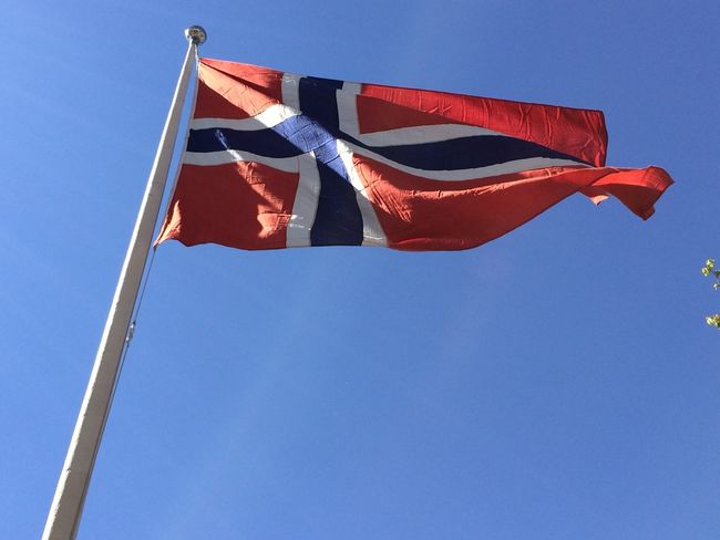 Flagget til topps Foto: