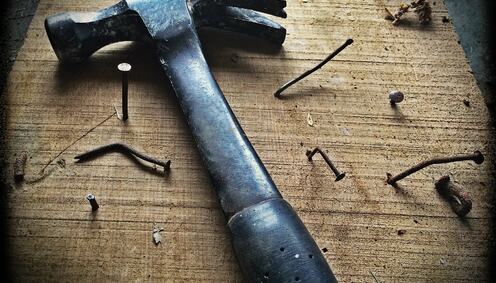 Andy Gries ©Andy Gries, Pixabay Hammer og spiker