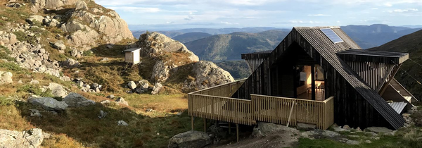 hytte på fjellet. foto