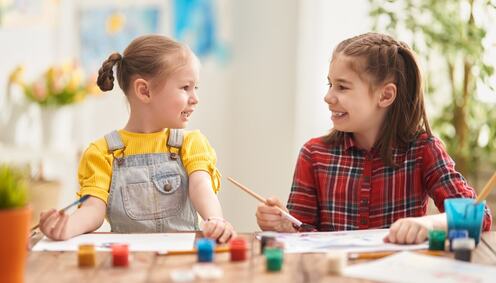 happy-kids-are-painting-at-home-DY2QLUN