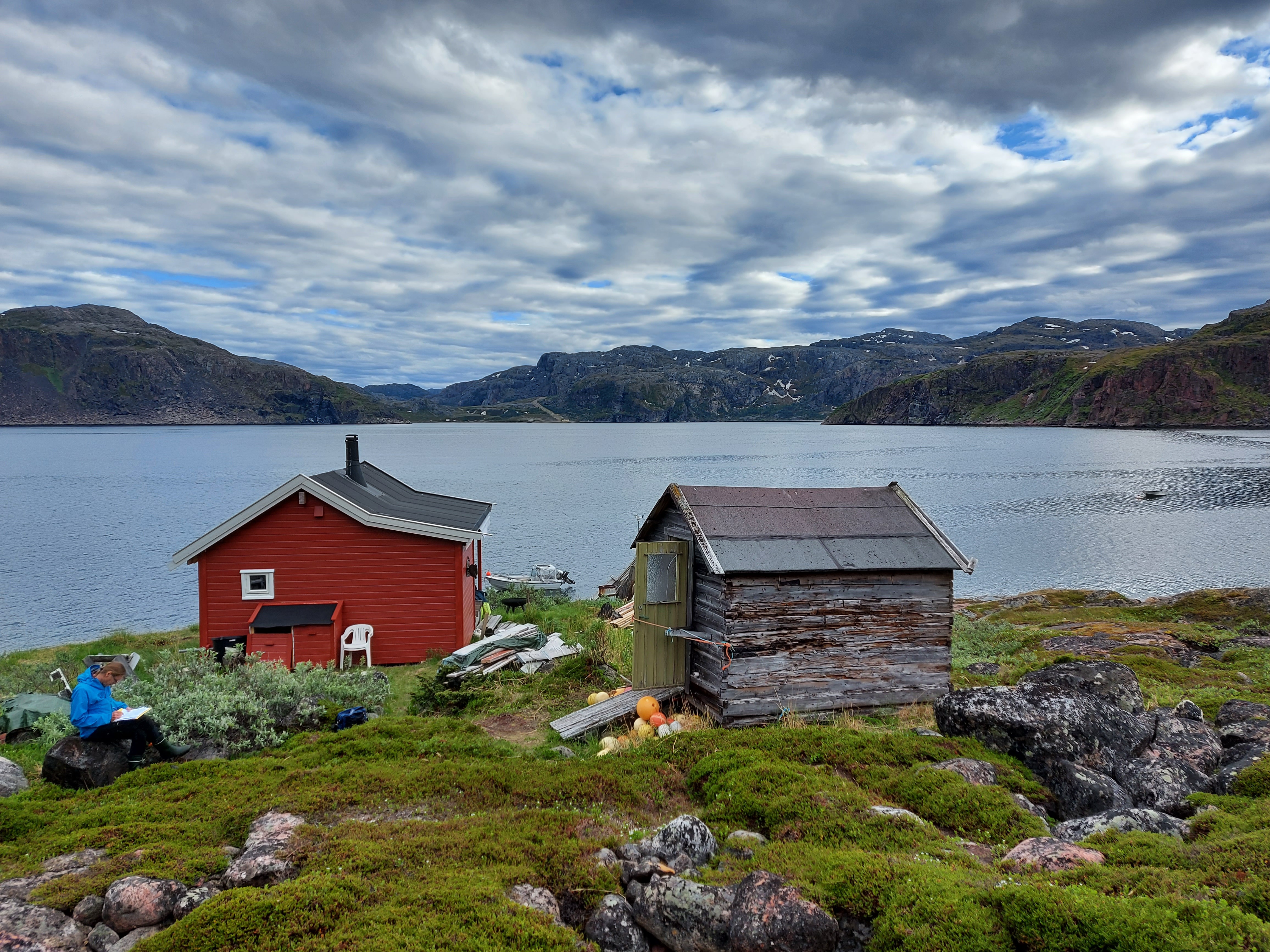 Must-hytta i Kobbholmfjorden.jpg