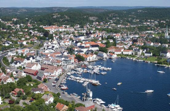 Lillesand by[1]