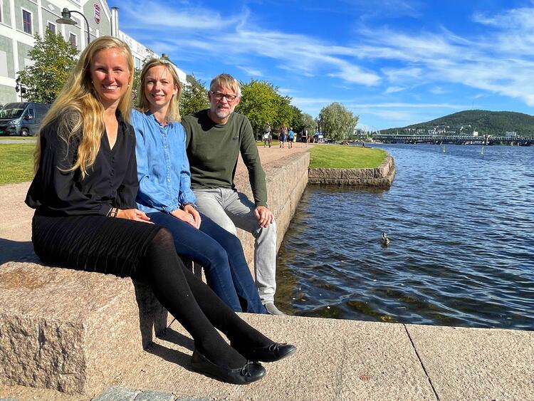 Fra v. Karoline Igland, Helene Sørlie og Anders Johansen fra firmaet Henning Larsen, som eies av Rambøll.