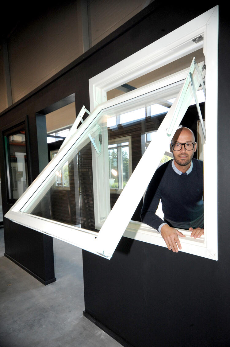 Thomas Messel har vært i vindusbransjen i 20 år, og nå har han endelig startet sitt eget selskap gjennom Vindu Butikken i Kobbervikdalen.