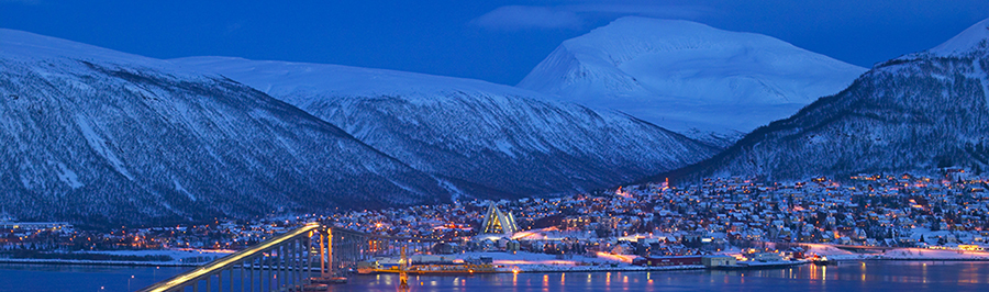 Bilde av en vinterkveld i Tromsø. Copyright: Bård Løken / www.nordnorge.com