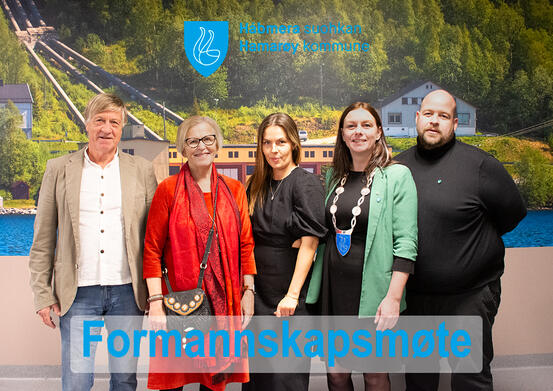 Terje Øien, Ann Irene Sæter, Lisa Knutsen, Britt Kristoffersen Løksa, Per Elling Braseth-Ellingsen. Foto: Svetlana Gracheva Terje Øien, Ann Irene Sæter, Lisa Knutsen, Britt Kristoffersen Løksa, Per Elling Braseth-Ellingsen.