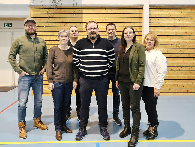 Næringssjef Johannes Sandberg, økonomileder Ann-Aashild Hansen, ass. kommunedirektør Kurt Fossvik, kommunedirektør Odd-Børge Pedersen, kommunalleder for teknisk drift og samfunn Børre Johansen, Ordfører Britt Kristoffersen Løksa, HR-leder Beate By
