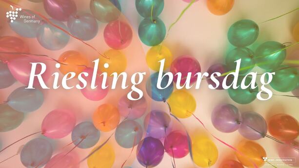 Masse ballonger. Bildet har påskriften riesling bursdag.