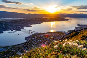 Et bilde som inneholder landskap, vann, utendørs, sky

KI-generert innhold kan være feil.