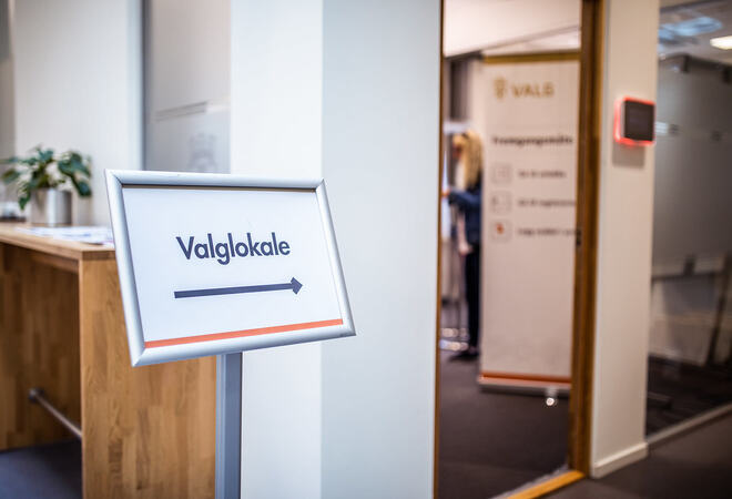 Skilt Valglokale med pill