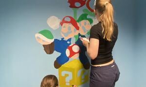 Jenter som maler Super Mario