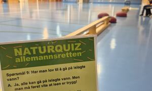 Plakat om naturquiz i gymsalen