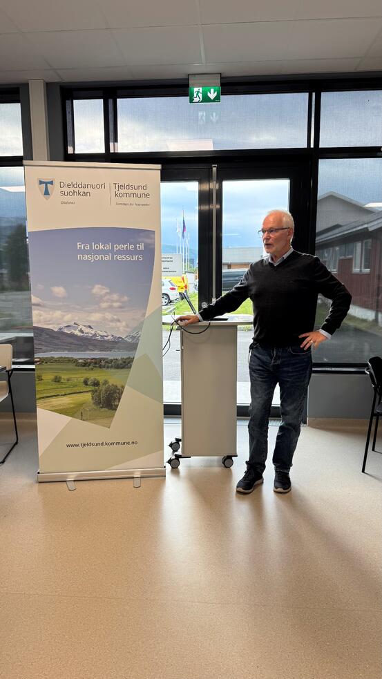 Einar Aune holder presentasjon