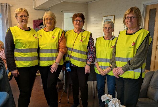 Ann-Eilin Hansen, Kirsten Antonsen, Berit Dybvik, Lise Kordal, Vanja Elvenes. Foto: Per Jan Pedersen Lederne av beredskapsgruppa i Tjeldsund