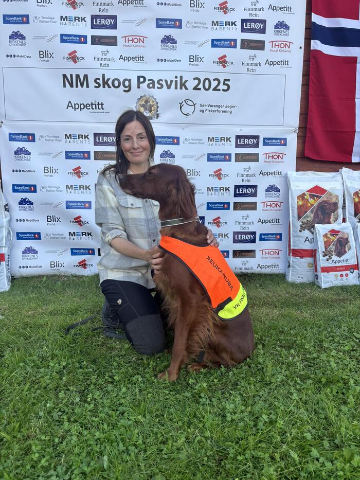 Red Dubliner FEB Alma NM skog 2025