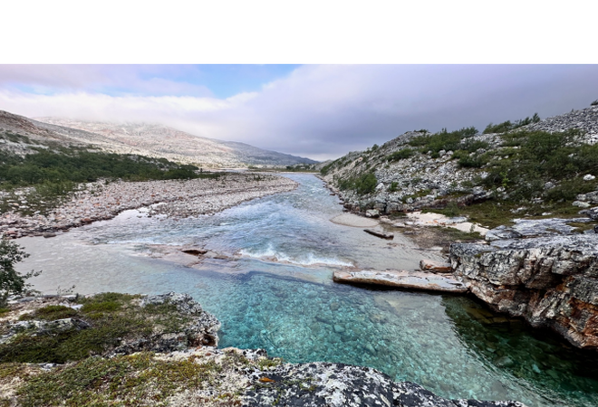 Motiv fra øvre deler av Stuorrajohka i søndre deler av Lebesby kommune. Foto: Geir Arnesen