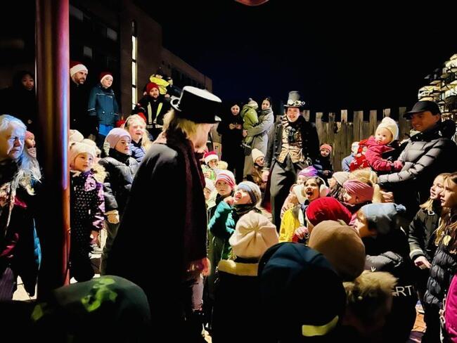 Logo Kulturrom, bilde av musikere