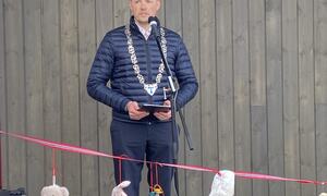 Ordfører Robin Ridderseth holder tale