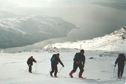 Oppstigning til Mørkholla i Narvik